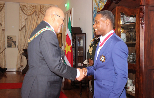 Hoge onderscheiding voor natuurgenezer cullimore