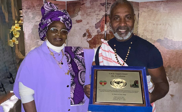 Richard Cullimore ontvangt D.M.O. Toppers Award